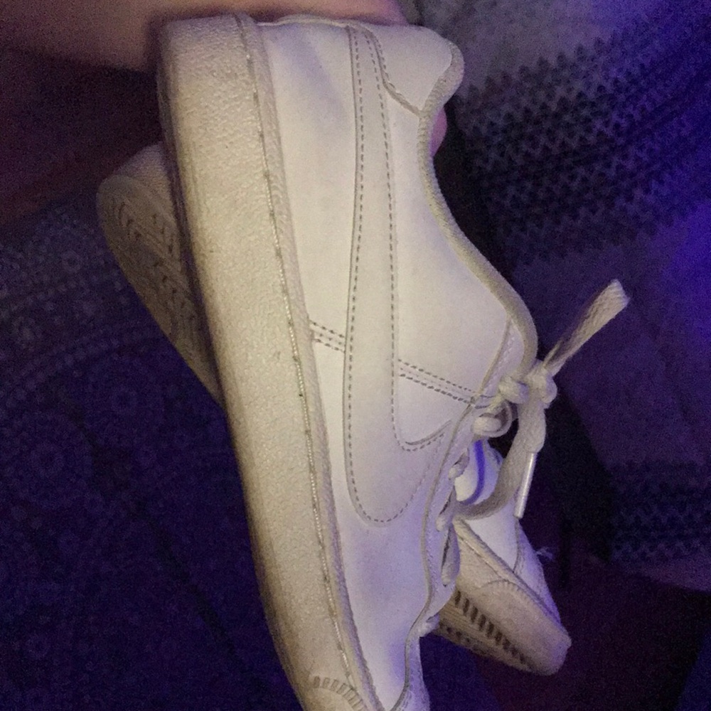 Lowtop white nikes